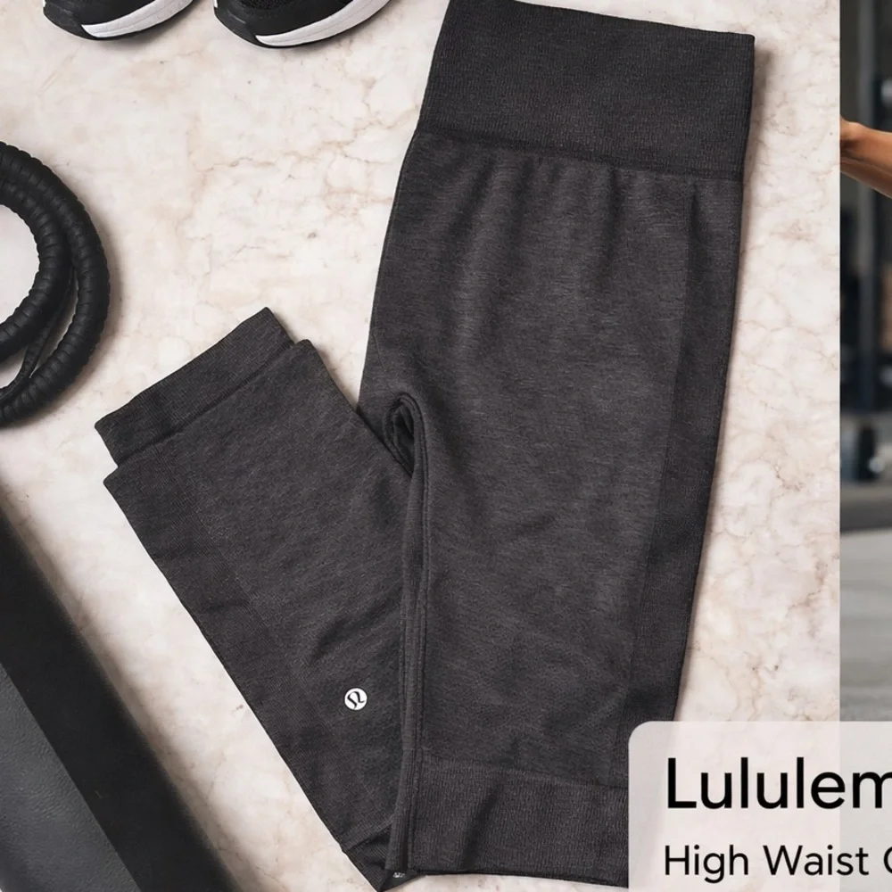 Lululemon Size 10 High Waist Cropped Leggings Black Seamless Yoga Gym Capri